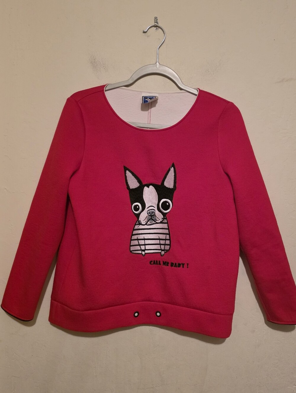 URLAZH  Red Call Me Baby Sweater with Dog Graphic  Size 1 Like Medium